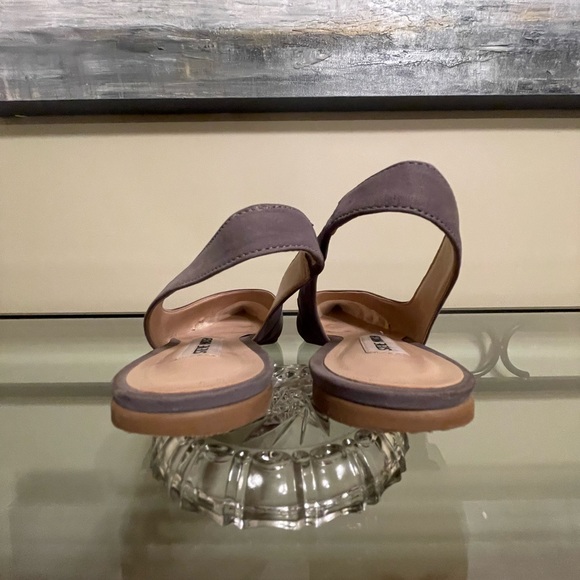 Grey suede sling back flats by Steve Madden Size 7.5m - Picture 3 of 9
